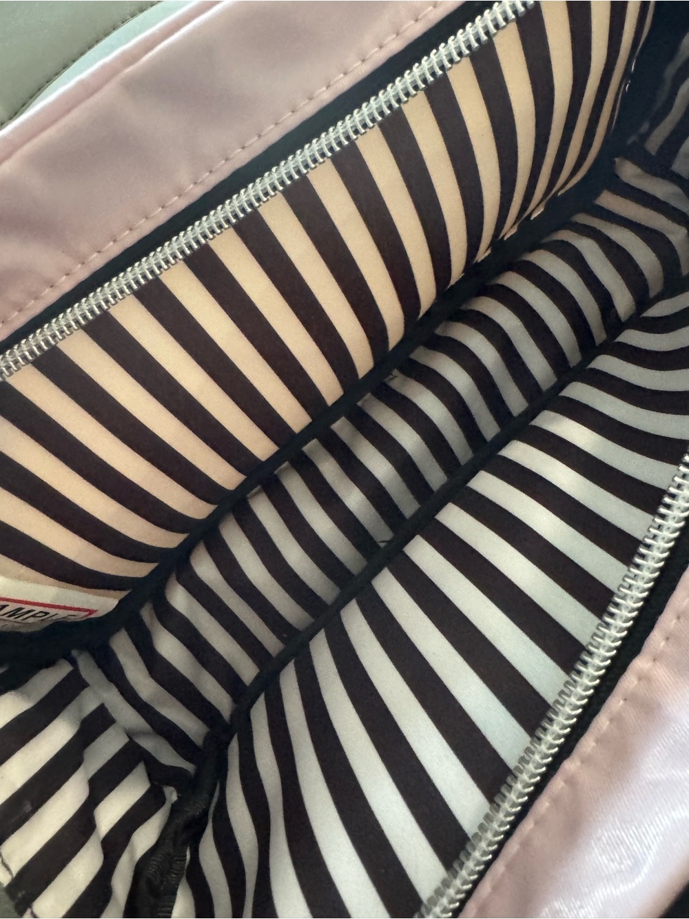 Marc Tetro Pink terrier Dog Travel makeup pouch - Picture 5 of 5